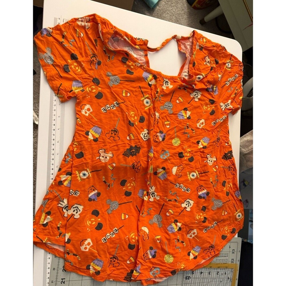 DISNEY PARKS Candy Treats Snacks Halloween 2020 T-Shirt Orange Sz S Relaxed Fit